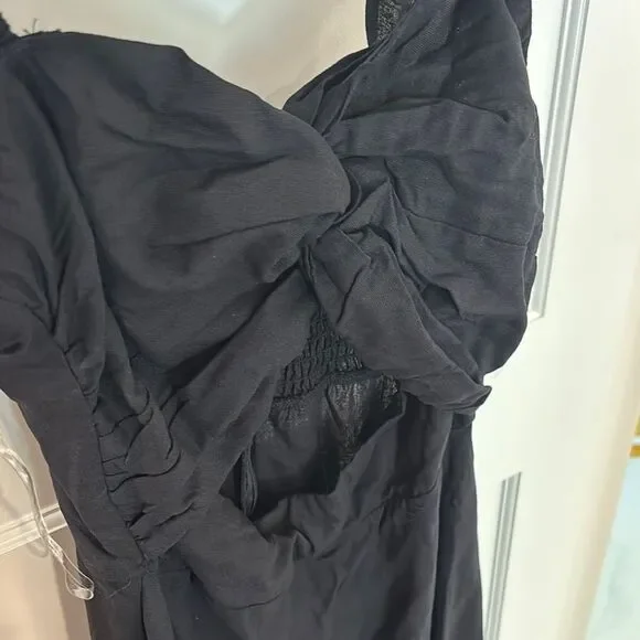 Chic Black Dress - Picture 2 of 3